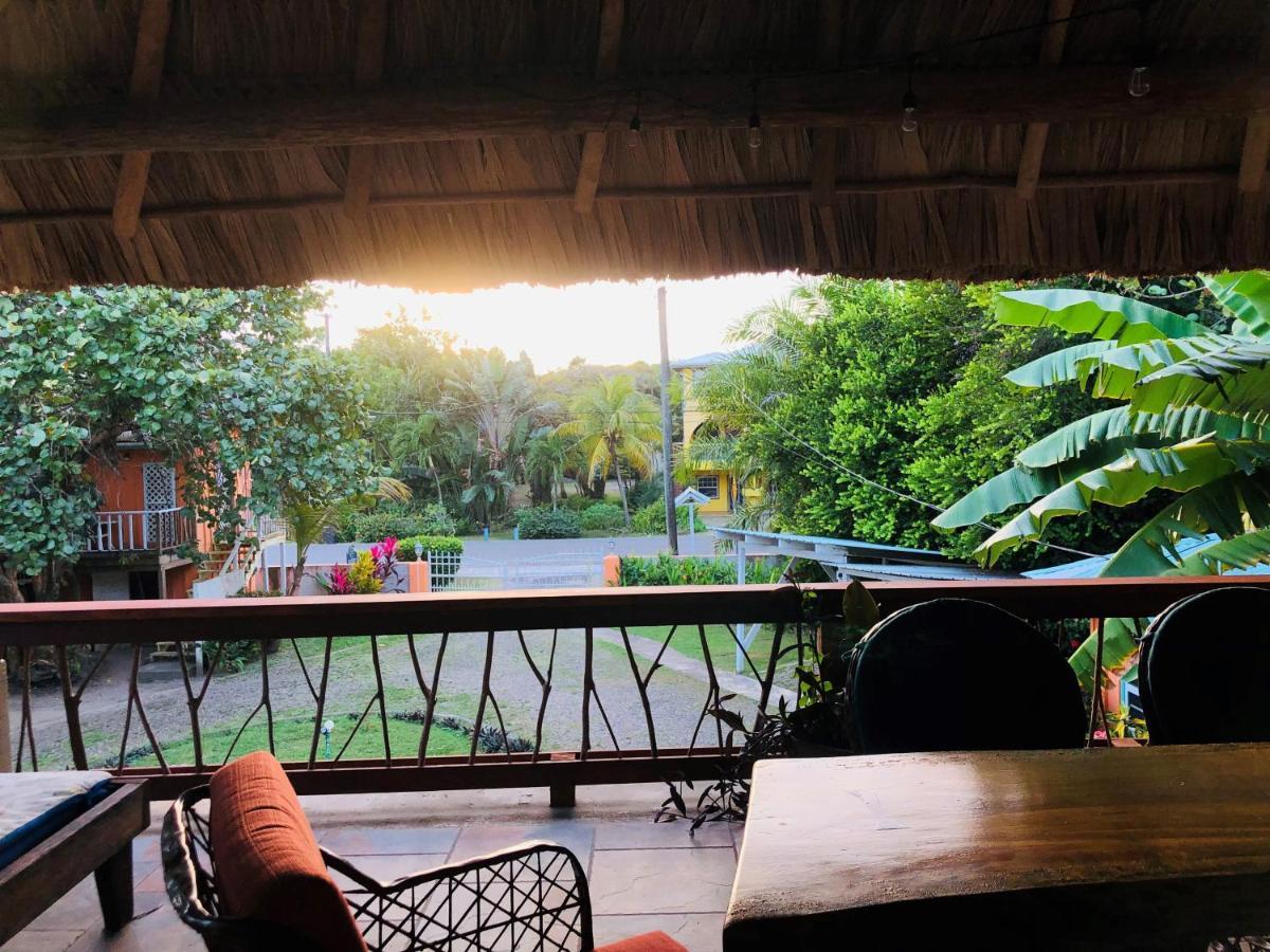 Coral Cove Inn Maya Beach Ngoại thất bức ảnh